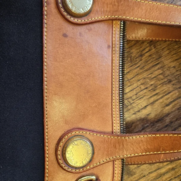 Vintage Dooney & Bourke No. B06640 Cabriolet Zip Satchel in black canvas - Picture 8 of 13